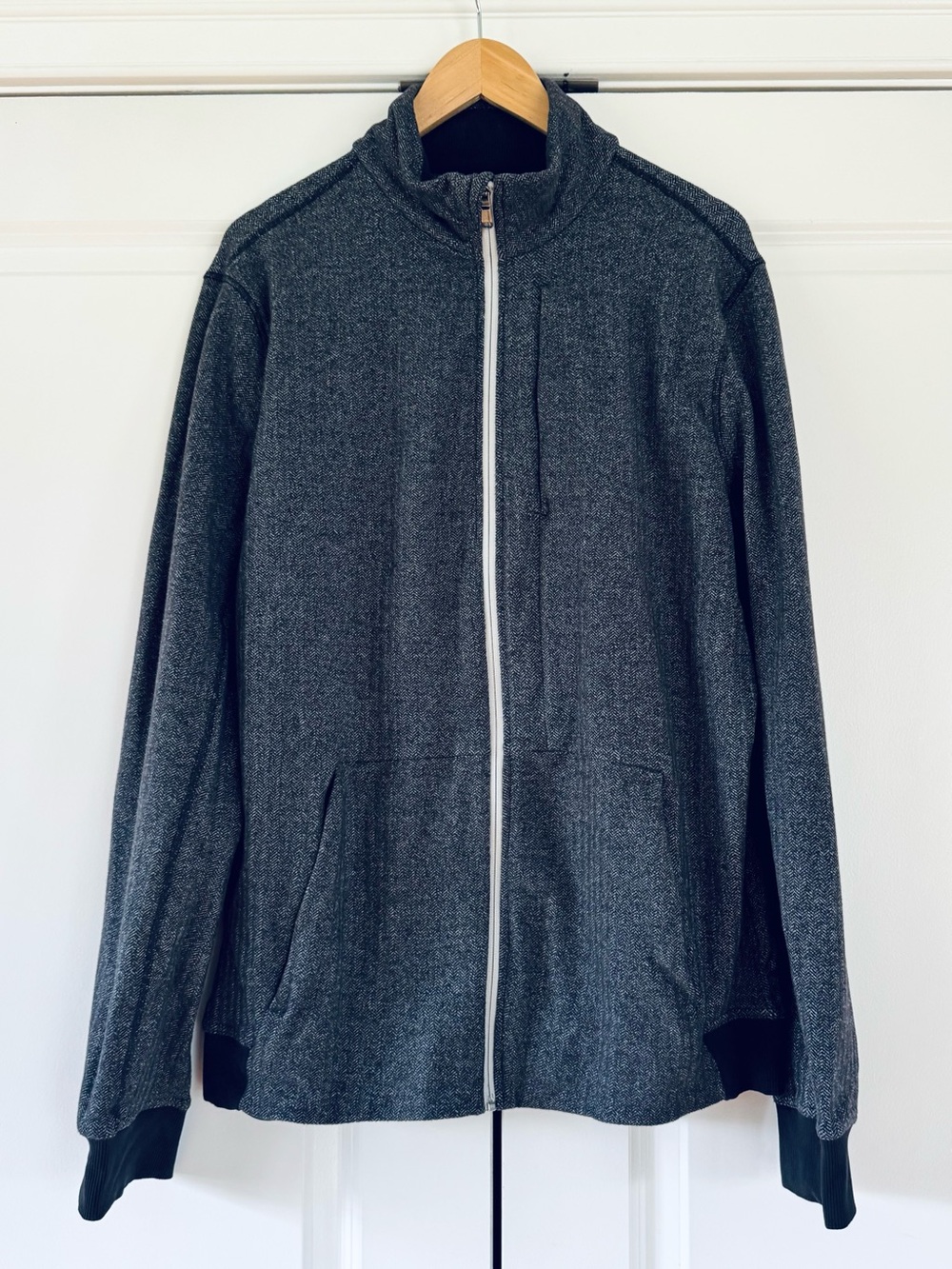 Lululemon Jacket Men's XL Herringbone Gray PrePost Full Zip Chest Pocket